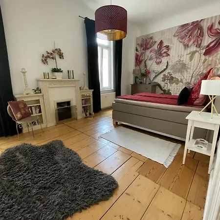 Apartamento Patio 4 *